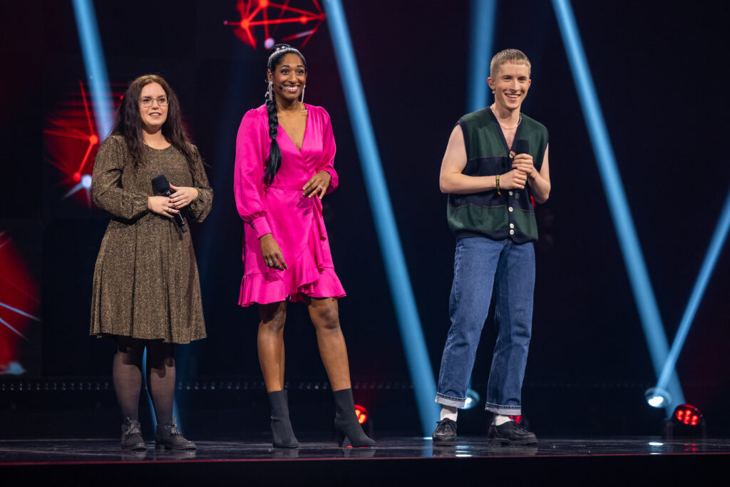 Camilla Amundsen og Ole Henrik Risøy Solheim. Siri Avlesen-Østli. 
The Voice - Knockout
Foto: Thomas Andersen / TV 2